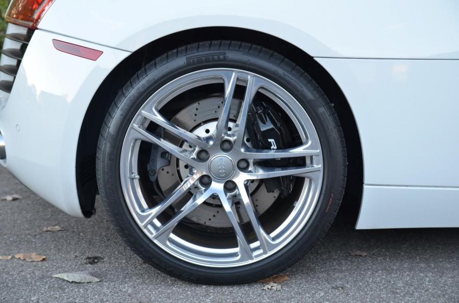 Колеса Audi R8 Spyder 2011 года  (NA) (фото 29 из 59)